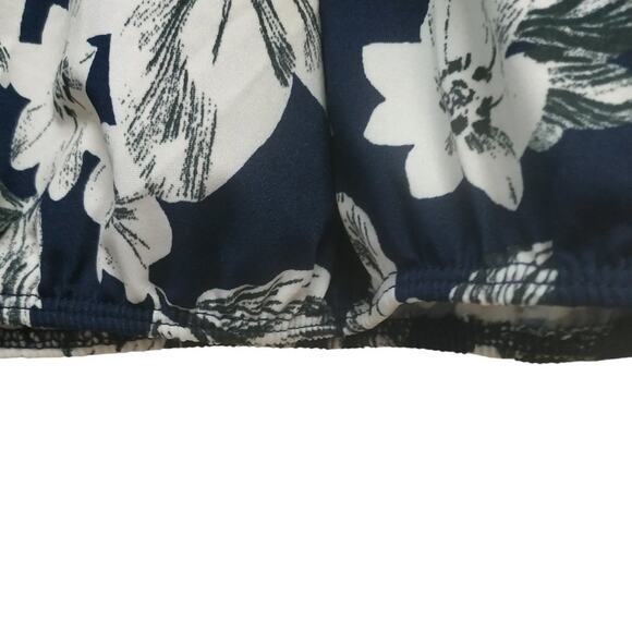 Perception Concepts Floral Bell Sleeve Top NWT - Picture 10 of 10